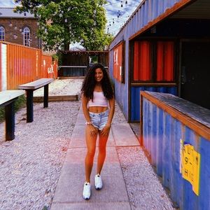 Meet your Posher, Gabriela